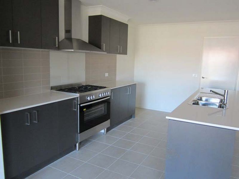 104 Rosella Avenue, Werribee VIC 3030