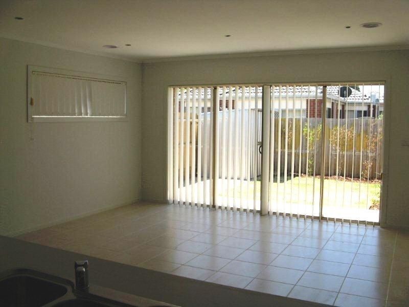 Unit 1, 90 Ballan Road, Werribee VIC 3030