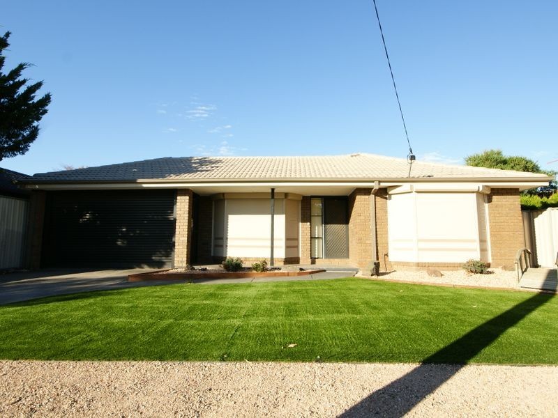61 Silvereye Crescent, Werribee VIC 3030