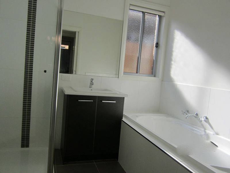 2/33 Memphis Drive, Truganina VIC 3029