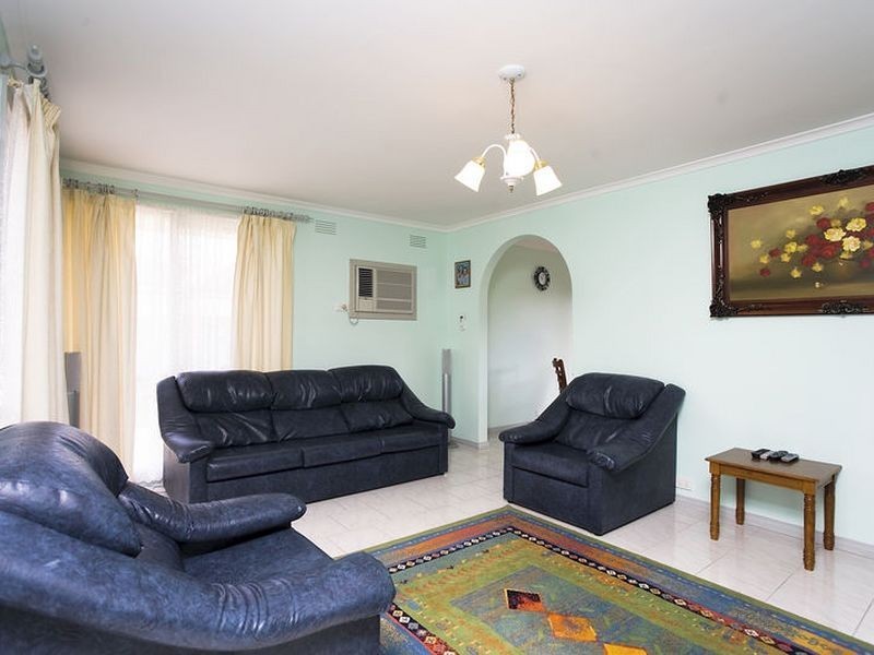 125 Cambridge Crescent, Werribee VIC 3030