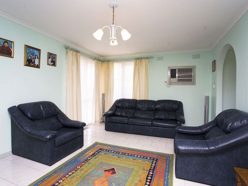 125 Cambridge Crescent, Werribee VIC 3030