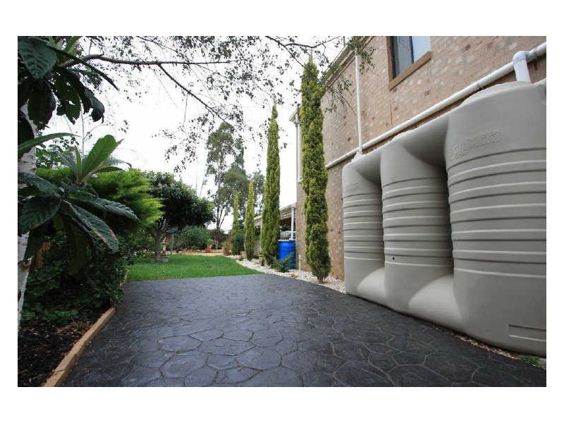 51 Carruthers Drive, Hoppers Crossing VIC 3029