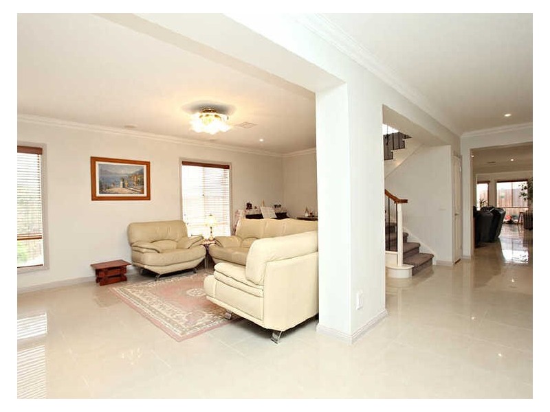 8 Azure Drive, Tarneit VIC 3029