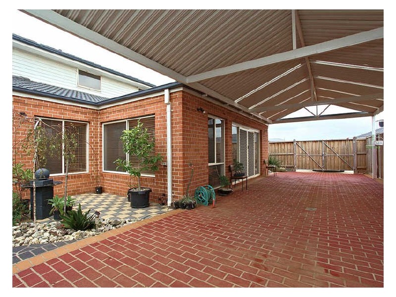 8 Azure Drive, Tarneit VIC 3029