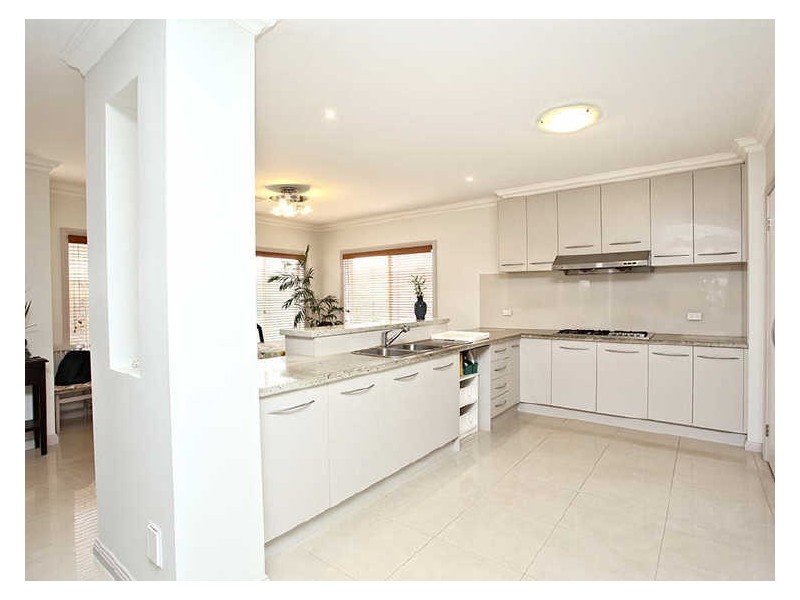 8 Azure Drive, Tarneit VIC 3029