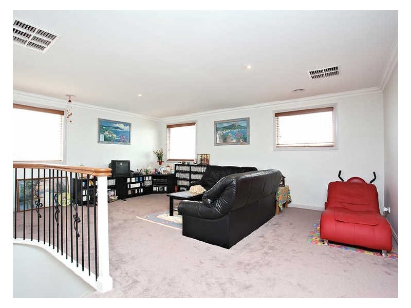 8 Azure Drive, Tarneit VIC 3029