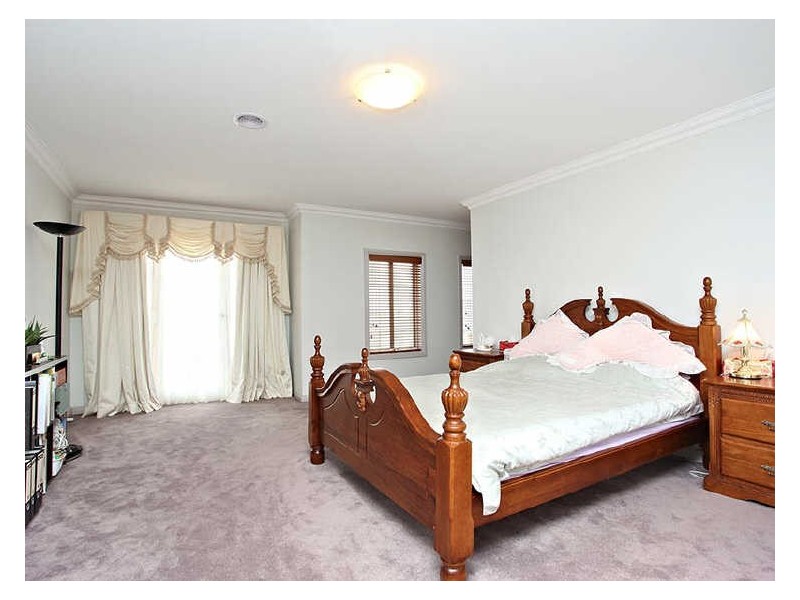 8 Azure Drive, Tarneit VIC 3029