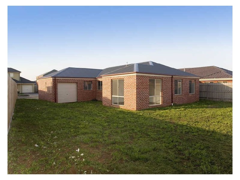 18 Joybells Crescent, Tarneit VIC 3029