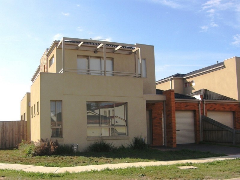 1/4 Georgia Crescent, Werribee VIC 3030