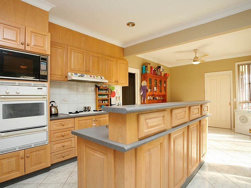 17 Maple Crescent, Hoppers Crossing VIC 3029