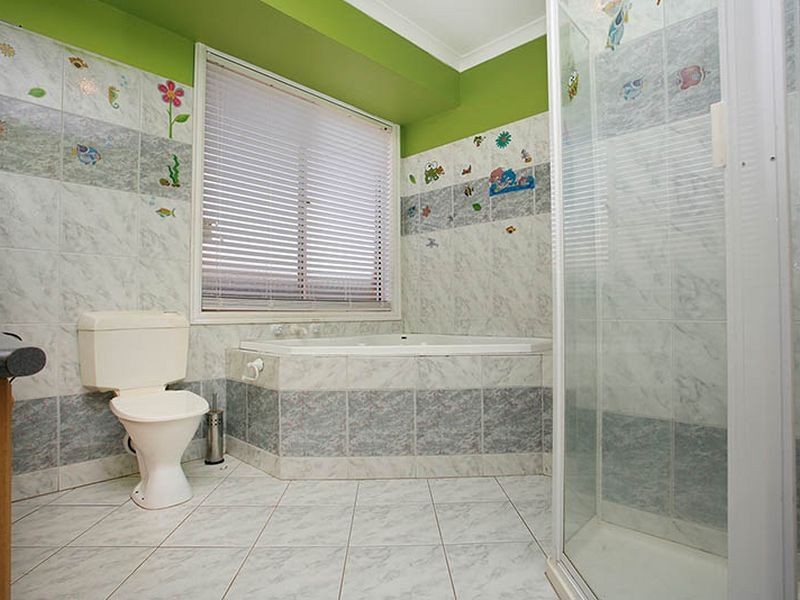 17 Maple Crescent, Hoppers Crossing VIC 3029