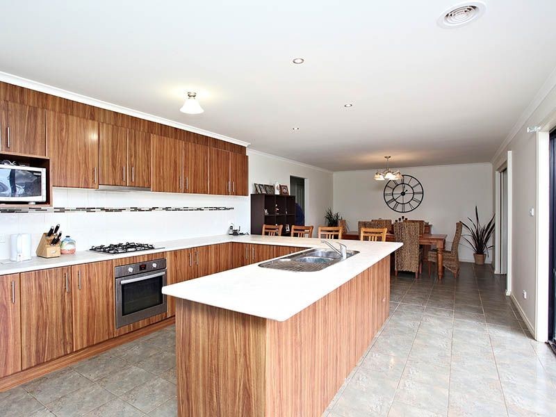 10 Gosford Road, Wyndham Vale VIC 3024