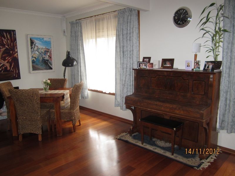 2/10 Flemington Crescent, Werribee VIC 3030