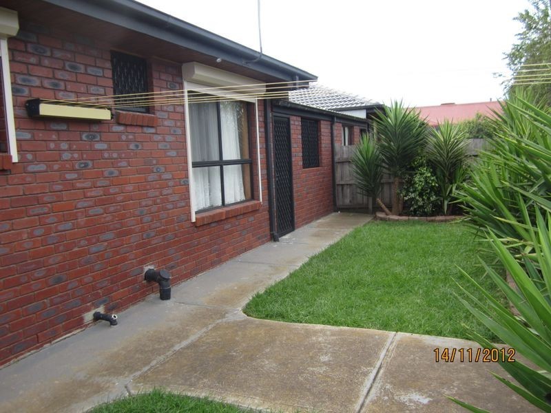 2/10 Flemington Crescent, Werribee VIC 3030
