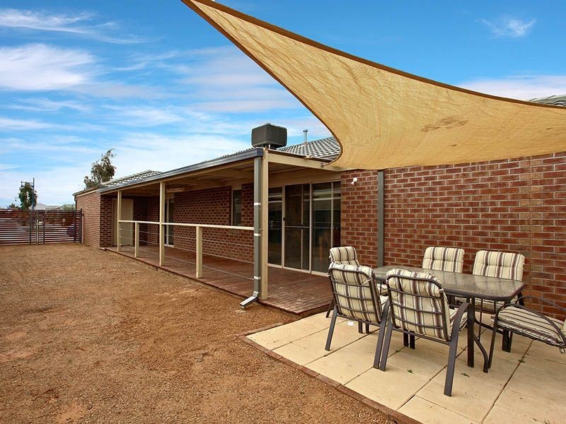 20 Silvergum Street, Wyndham Vale VIC 3024