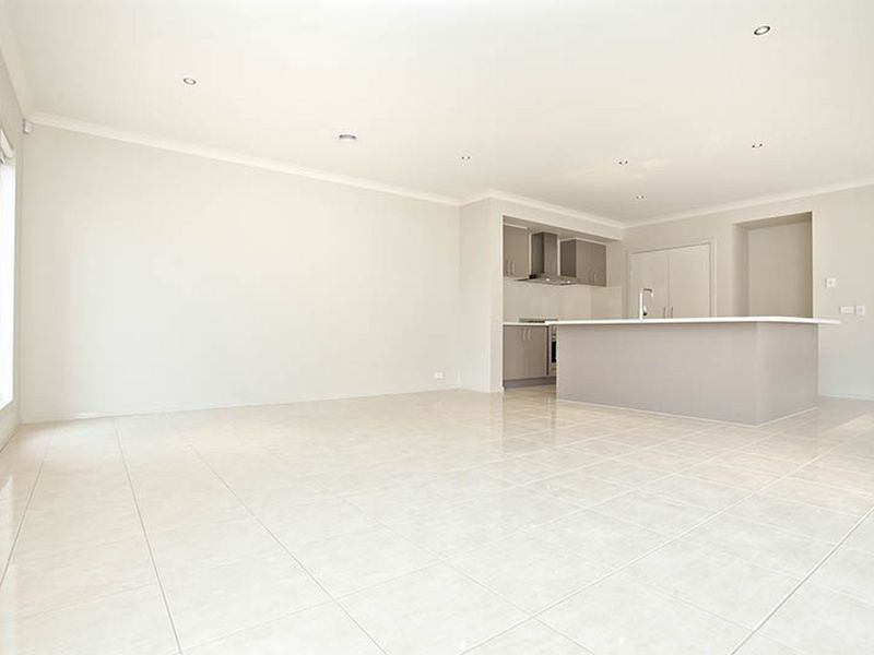 20 Maritime Circuit, Sanctuary Lakes VIC 3030