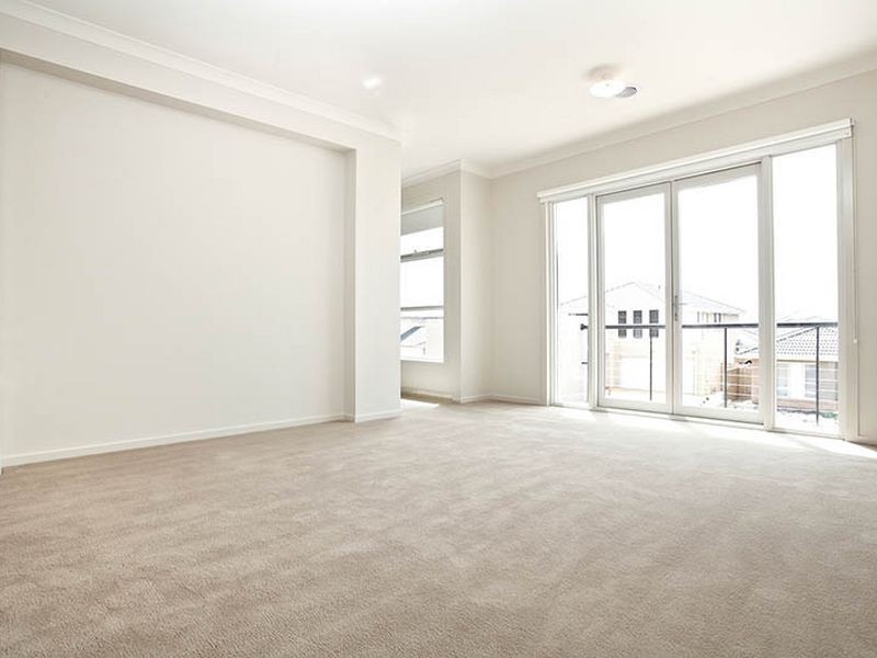 20 Maritime Circuit, Sanctuary Lakes VIC 3030