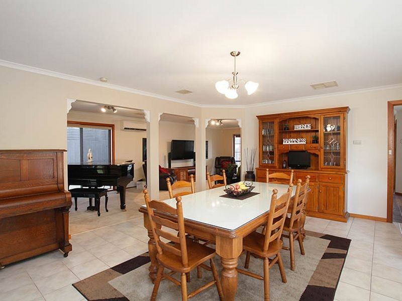 145 Birchwood Boulevard, Hoppers Crossing VIC 3029