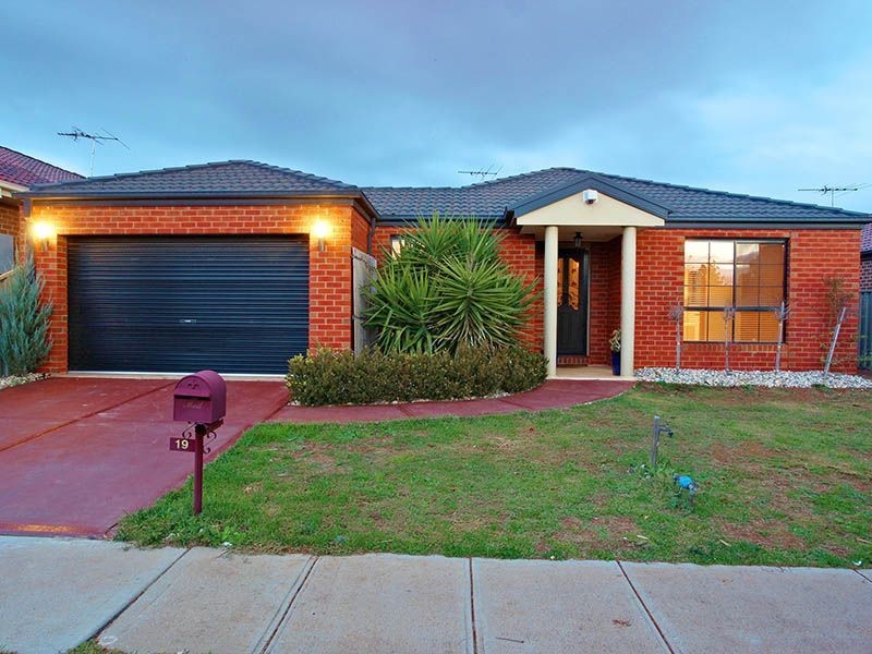19 Melpomene Blvd, Tarneit VIC 3029