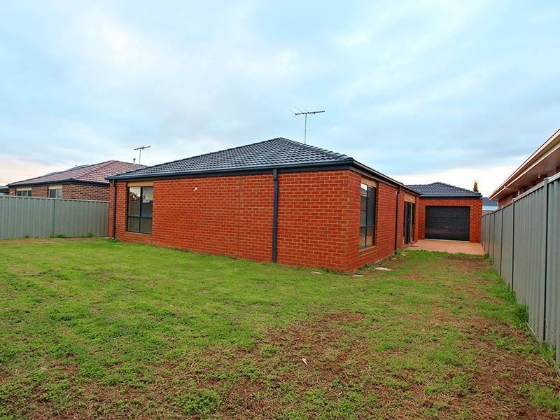 19 Melpomene Blvd, Tarneit VIC 3029