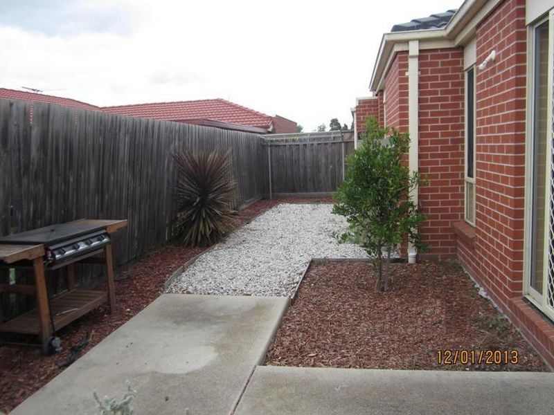 2/52 Latham Street, Werribee VIC 3030