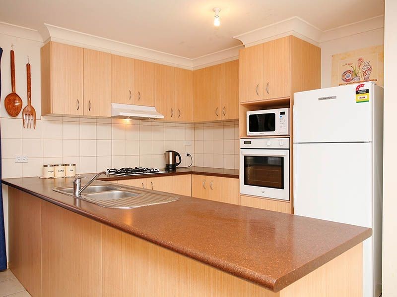 10 Waldburg Grove, Tarneit VIC 3029