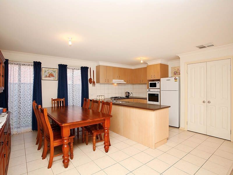 10 Waldburg Grove, Tarneit VIC 3029