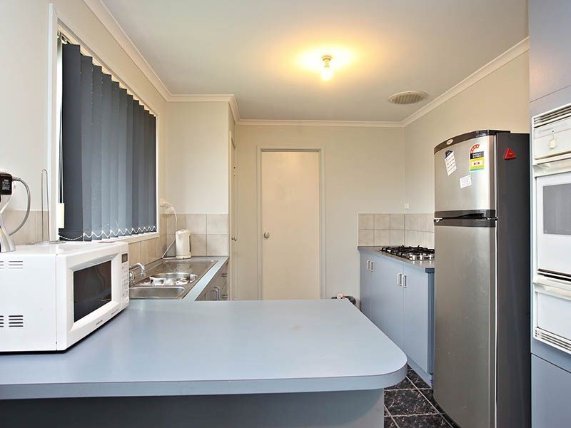 2/58 Oriole Drive, Werribee VIC 3030