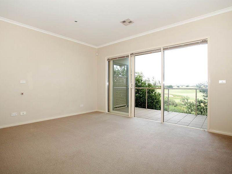 Unit 40/1 Greg Norman Drive, Sanctuary Lakes VIC 3030