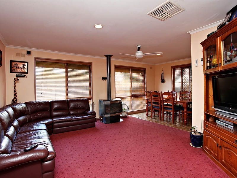 24 Clitheroe Drive, Wyndham Vale VIC 3024