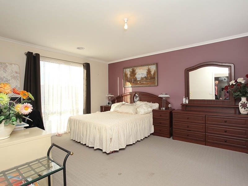 11 Waterways Boulevard, Williams Landing VIC 3027