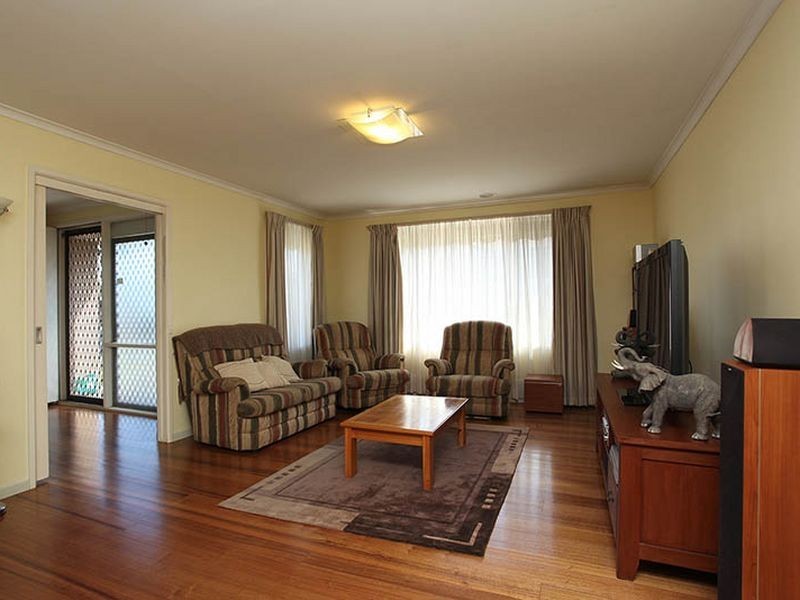 30 Strathmore Crescent, Hoppers Crossing VIC 3029