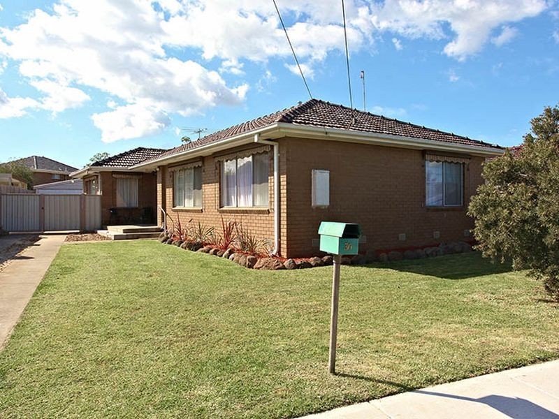30 Strathmore Crescent, Hoppers Crossing VIC 3029