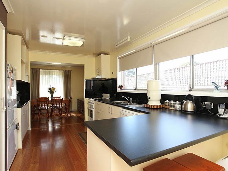 30 Strathmore Crescent, Hoppers Crossing VIC 3029