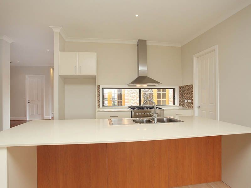 4 Hummingbird Boulevard, Tarneit VIC 3029