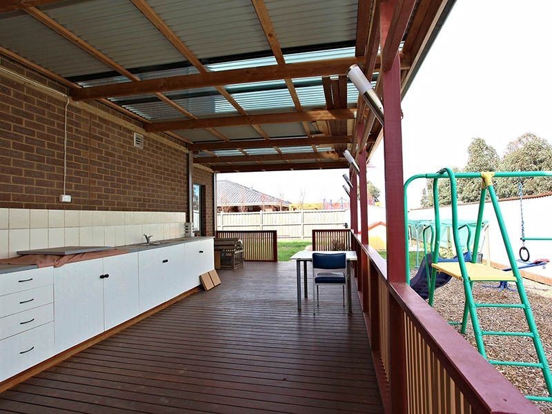 2 West End Place, Tarneit VIC 3029