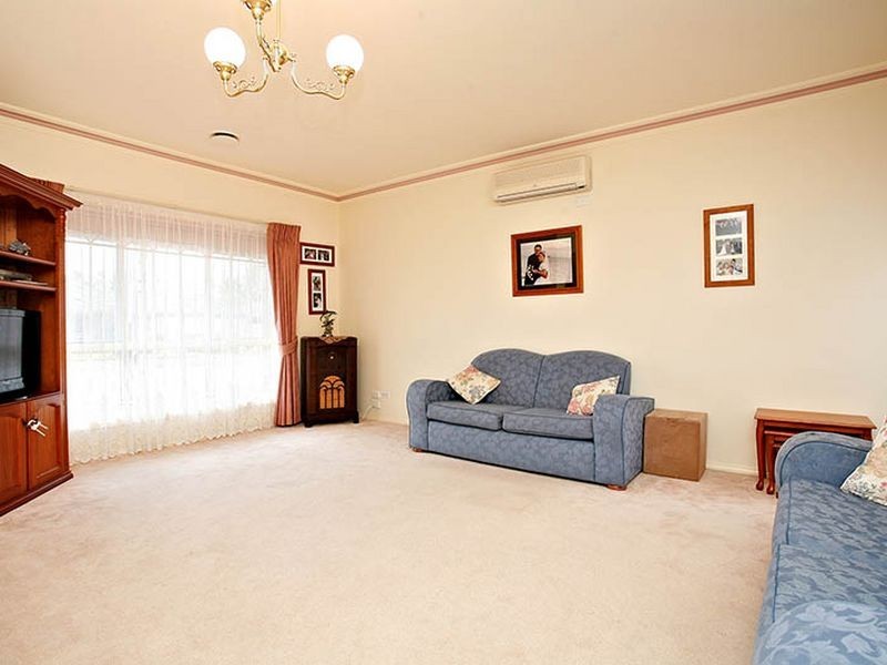 36 Wildflower Crescent, Hoppers Crossing VIC 3029