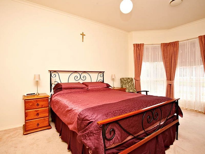 36 Wildflower Crescent, Hoppers Crossing VIC 3029