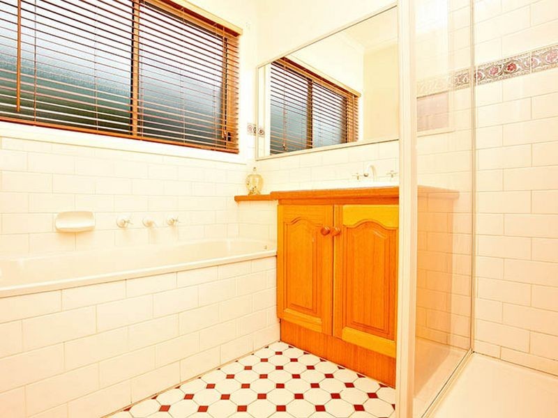 36 Wildflower Crescent, Hoppers Crossing VIC 3029