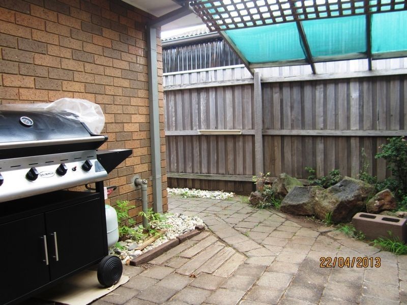 2/7 Bartlett Crescent, Hoppers Crossing VIC 3029