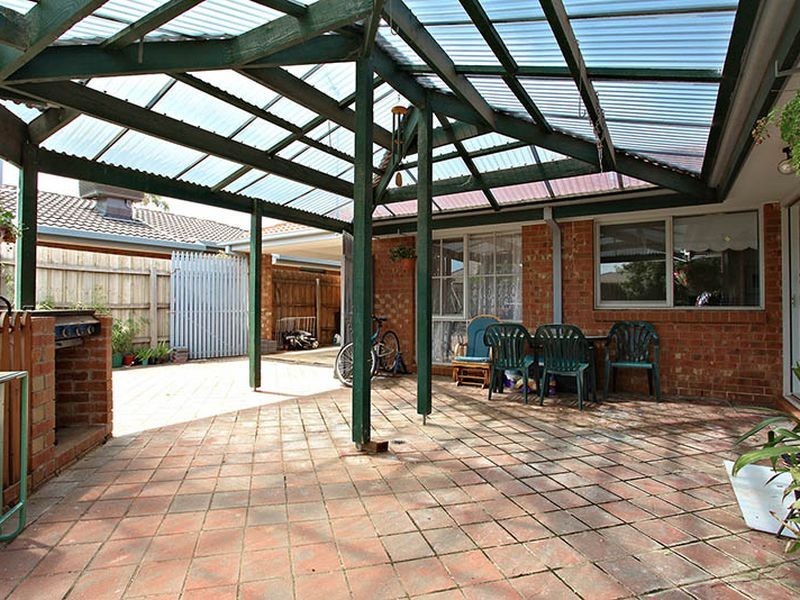 21 Briardale Drive, Werribee VIC 3030