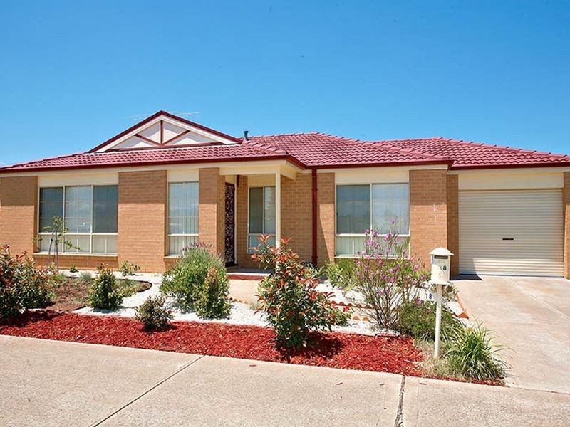 18/52 Latham Street, Werribee VIC 3030