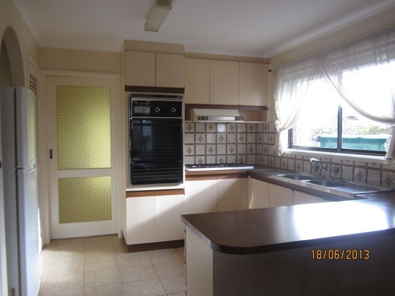 11 Hampstead Drive, Hoppers Crossing VIC 3029