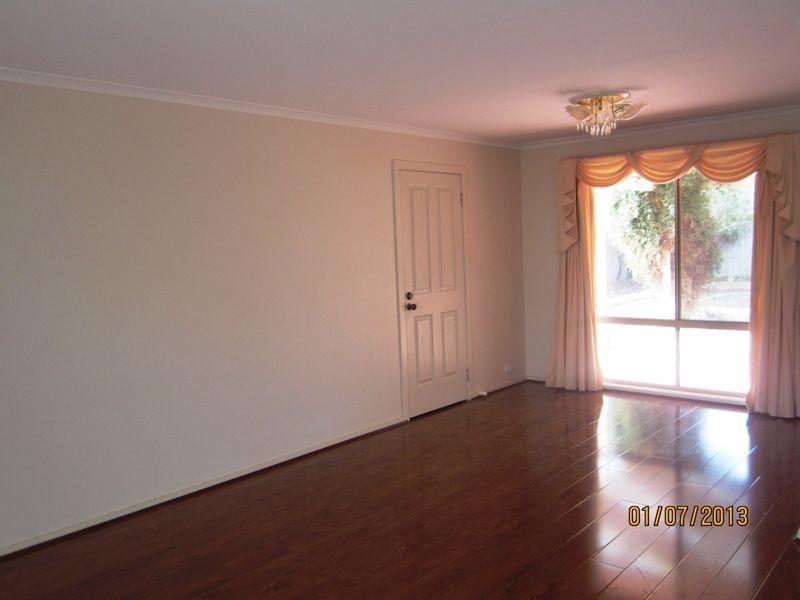 4 Caledonian Way, Point Cook VIC 3030