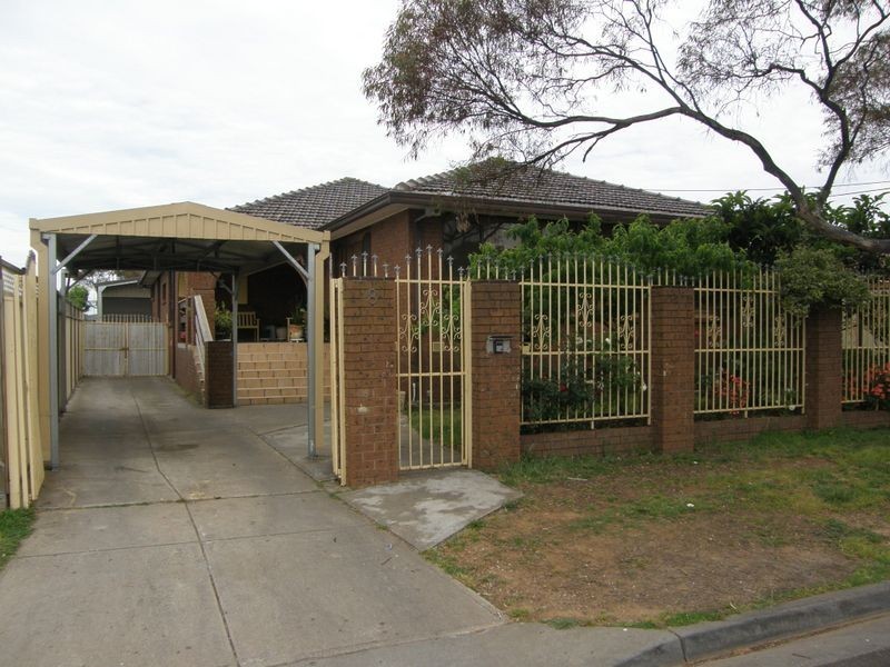 8 Gordon Avenue, Altona Meadows VIC 3028