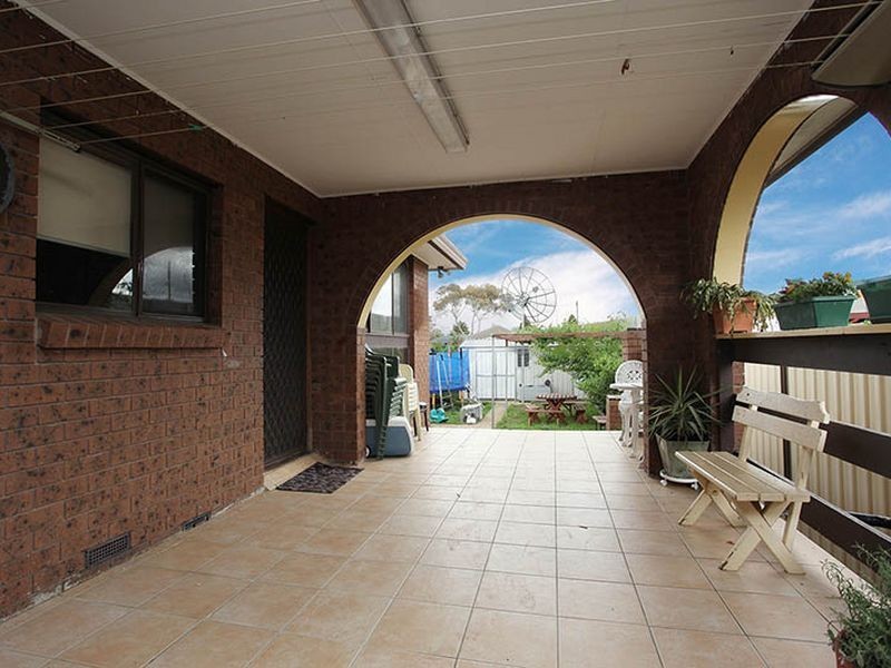 8 Gordon Avenue, Altona Meadows VIC 3028