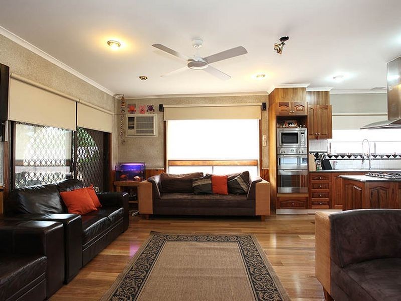8 Gordon Avenue, Altona Meadows VIC 3028