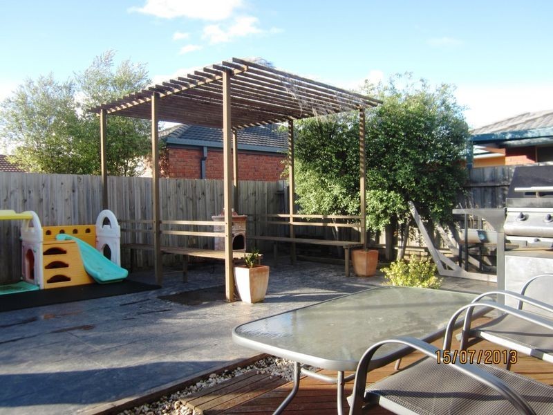 4 Bordeaux Drive, Hoppers Crossing VIC 3029