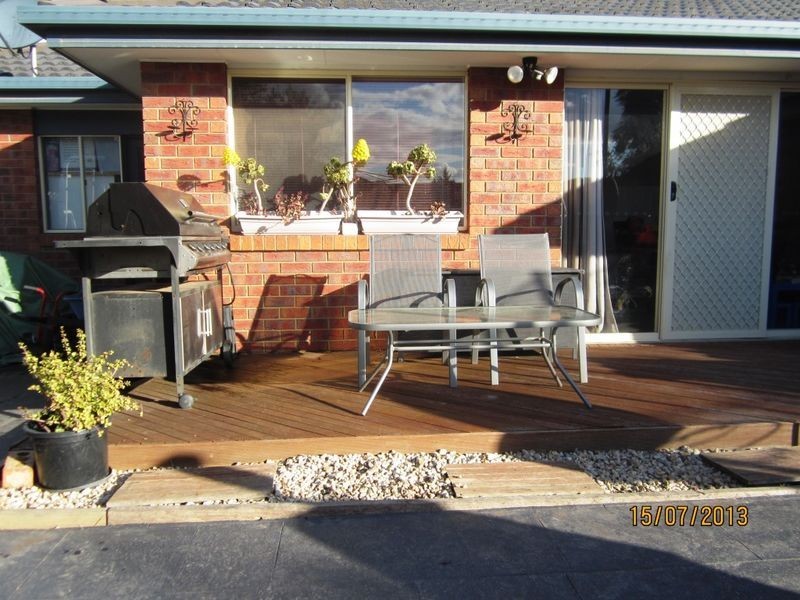 4 Bordeaux Drive, Hoppers Crossing VIC 3029